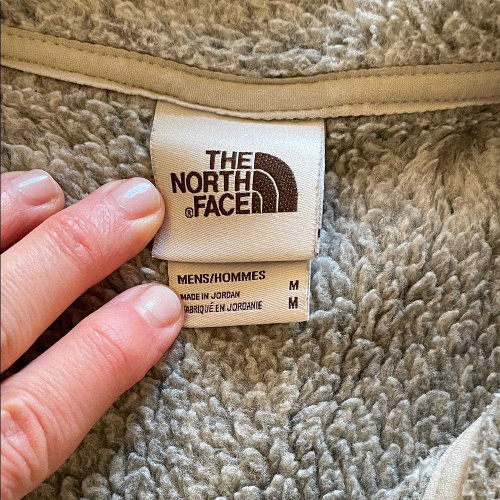 The North Face Men's Half-Zip Pullover in Heather Gray - Picture 2 of 9
